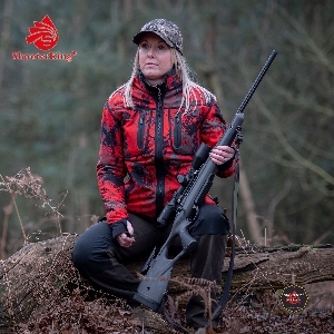 Abbigliamento da donna per la caccia e l'outdoor von AKAH SHOOTERKING Damen Softshell Jacke wendbar Forest Mist rot 81186003
